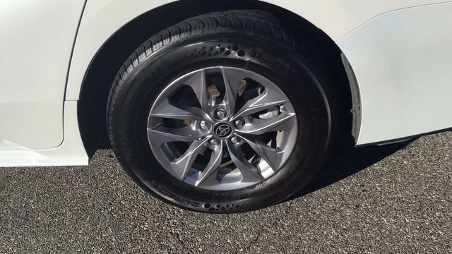 Used 2024 Toyota Sienna XLE image 12