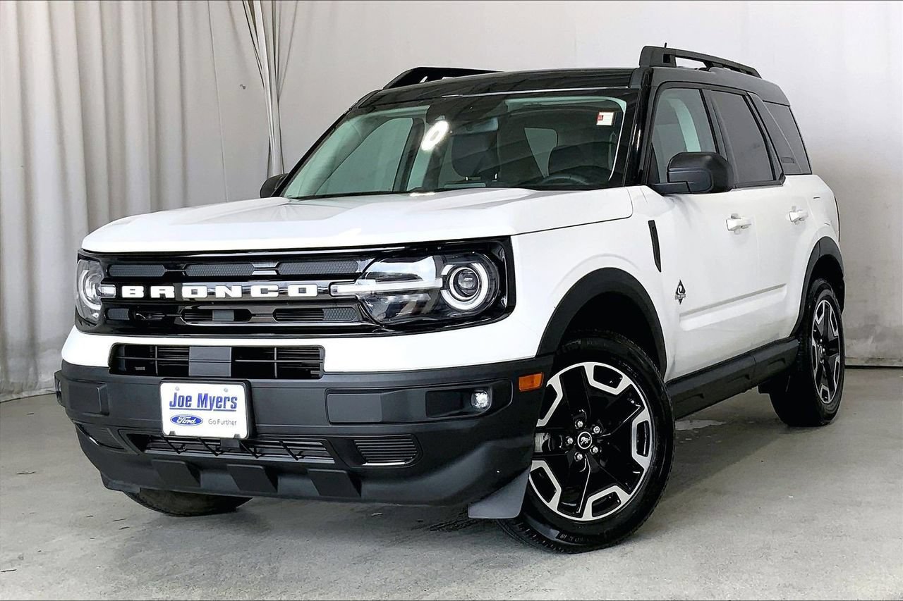 Certified 2023 Ford Bronco Sport Outer Banks w/ Tech Package AWD/4WD image 12