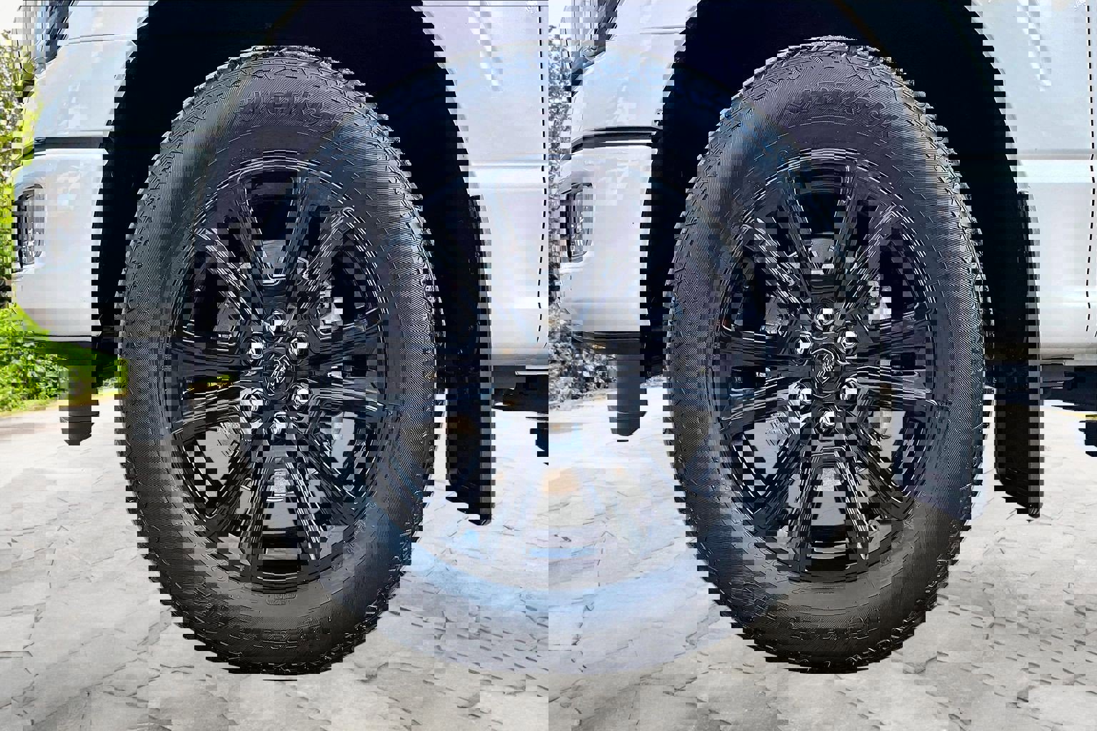 Certified 2025 Ford F150 Platinum w/ Equipment Group 702A High image 9