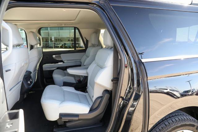 Certified 2025 Ford Expedition Max Platinum w/ Driver's Package image 35