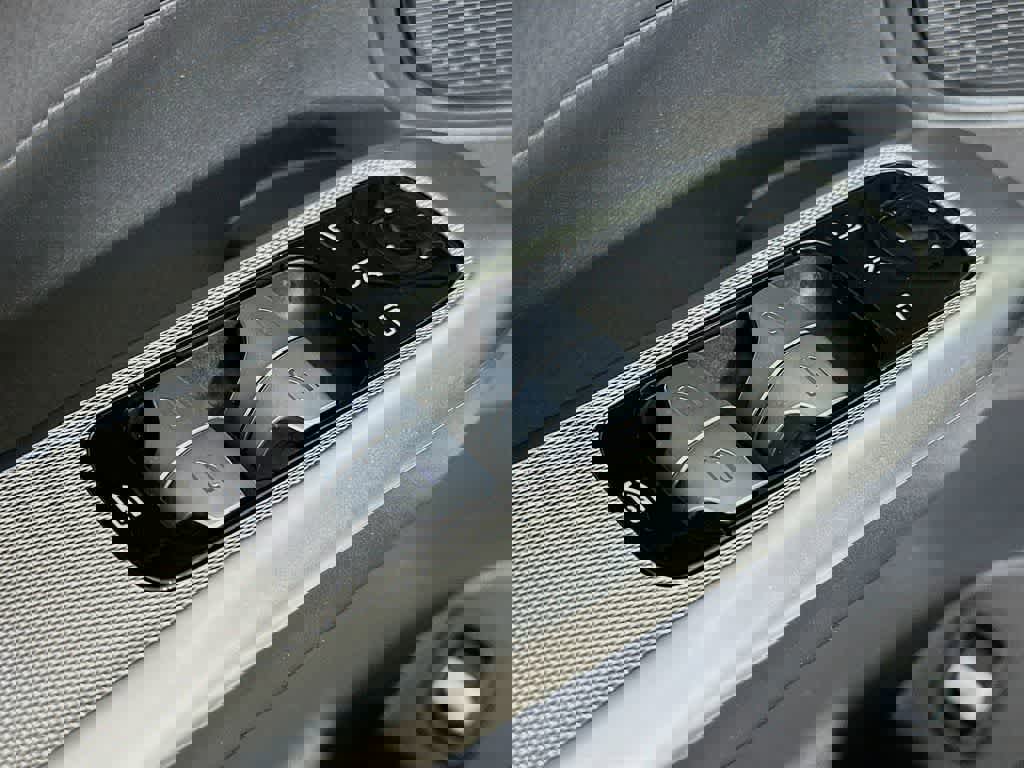 Used 2024 Mercedes-Benz GLC 300 GLC 300 image 28