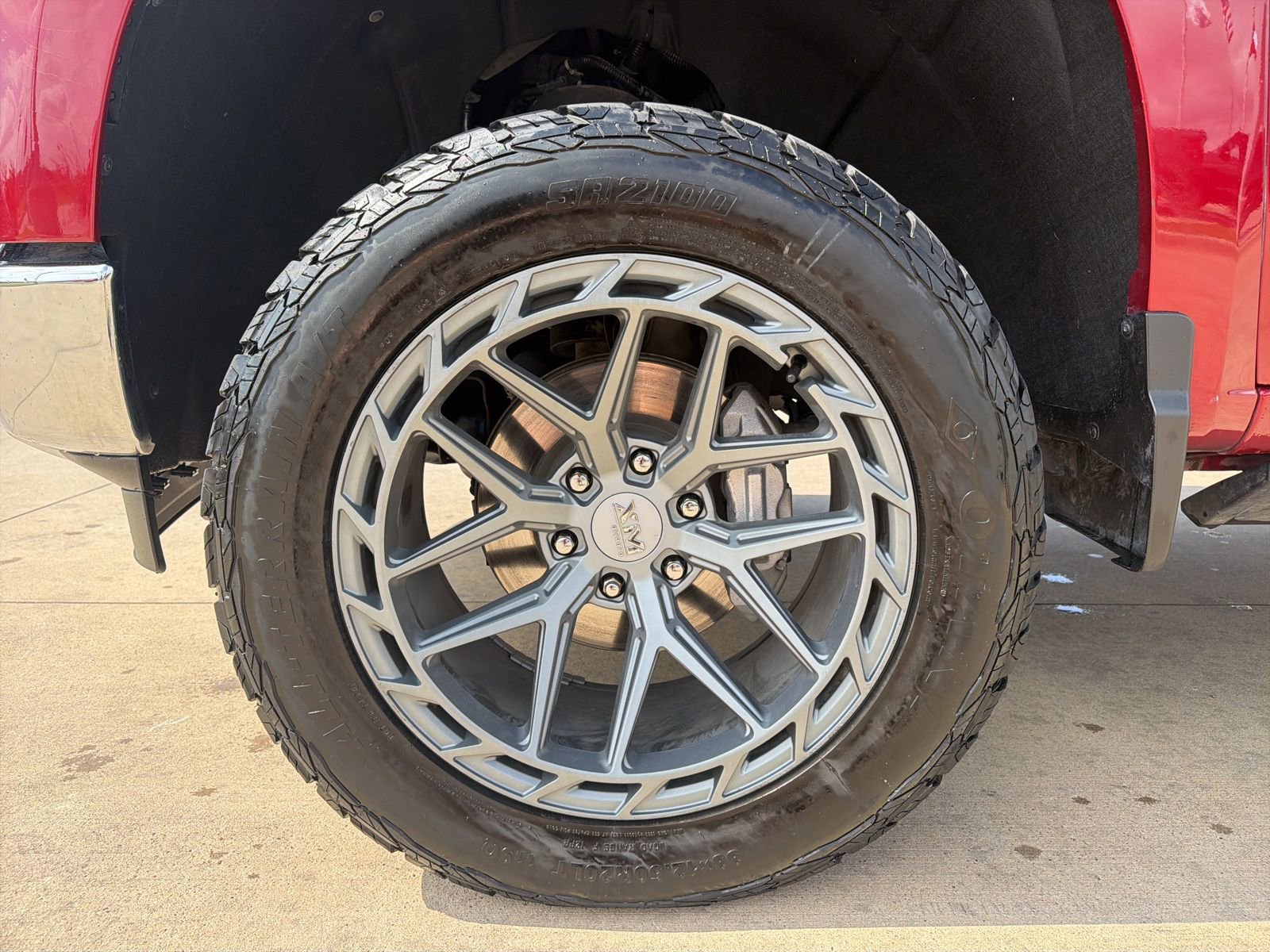 Used 2024 Chevrolet Silverado 1500 LTZ AWD/4WD image 9