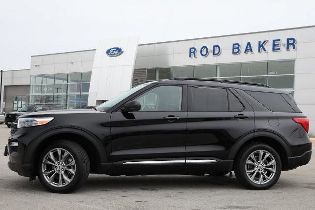 Certified 2022 Ford Explorer XLT w/ Equipment Group 202A image 8