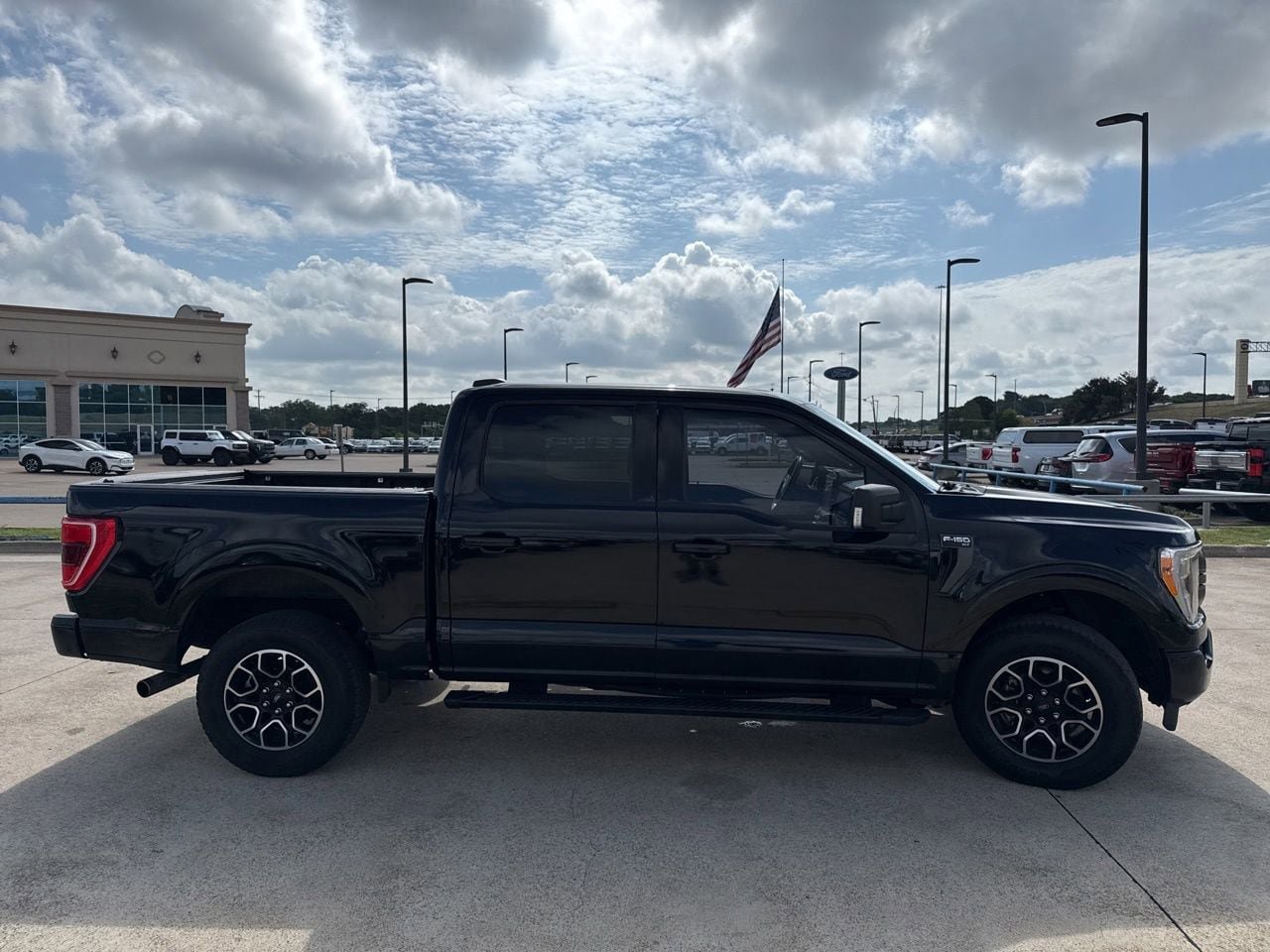 Certified 2022 Ford F150 XLT w/ Equipment Group 302A High AWD/4WD image 17