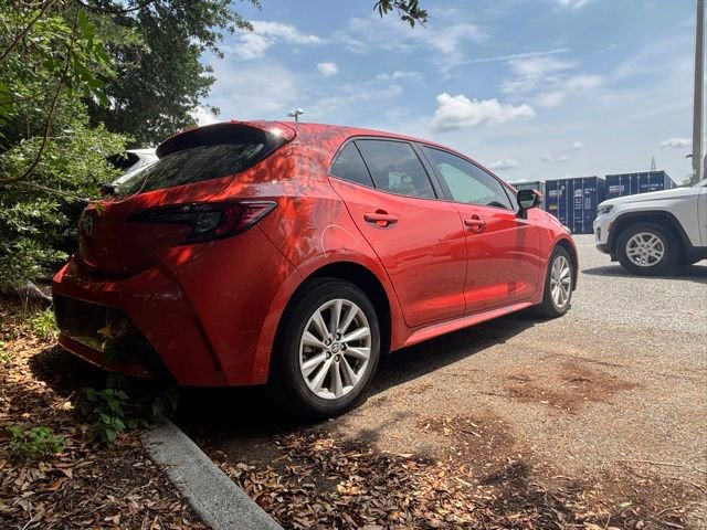 Used 2023 Toyota Corolla SE w/ SE Premium Package FWD image 3