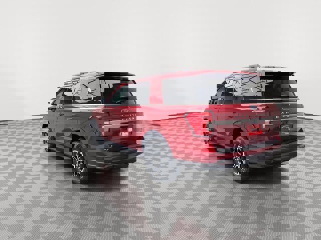 Certified 2022 Ford Expedition XLT image 3