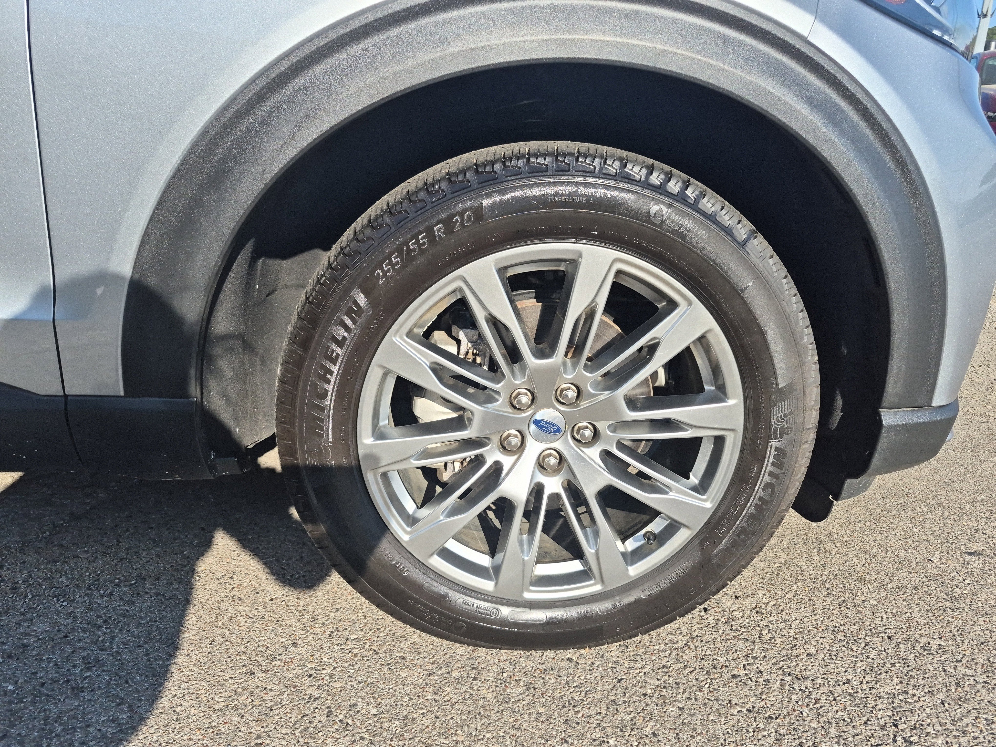 Certified 2025 Ford Explorer Platinum image 7