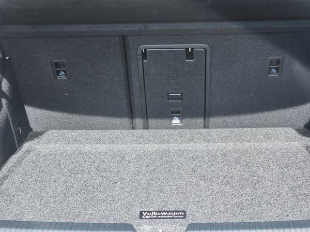Used 2024 Volkswagen GTI SE FWD image 18
