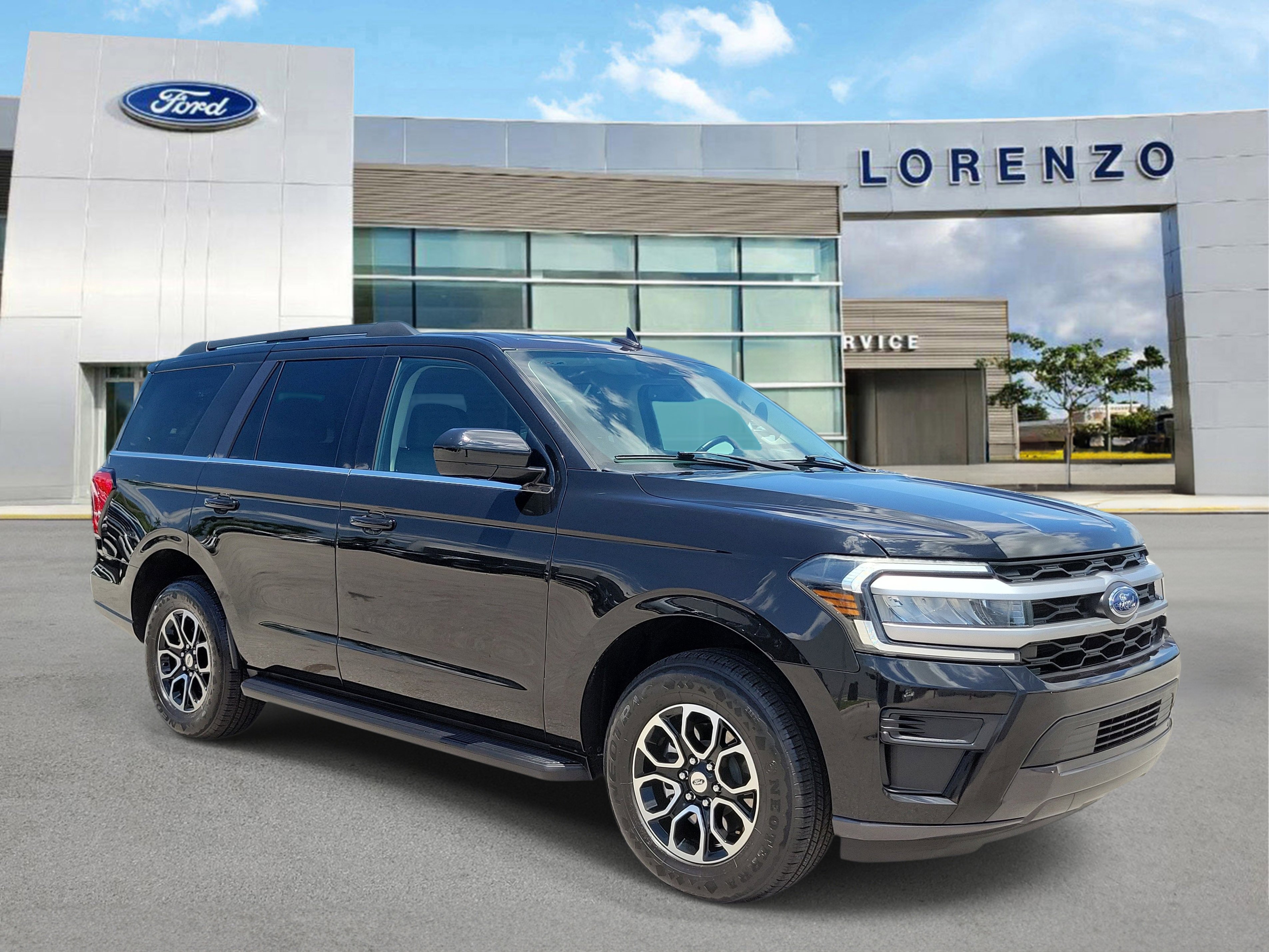 Certified 2023 Ford Expedition XLT RWD image 3