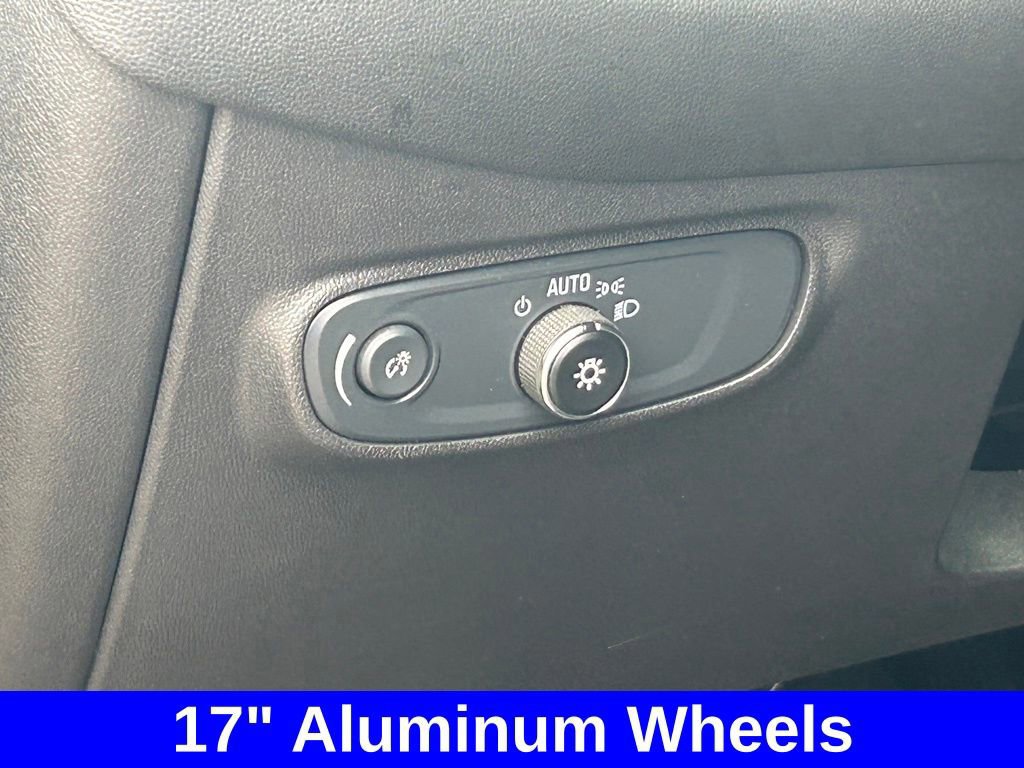 Used 2024 Chevrolet Equinox LT image 36