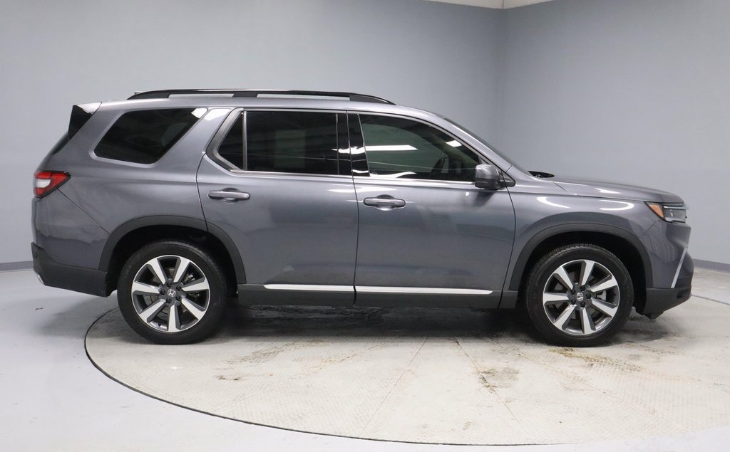 Used 2025 Honda Pilot Elite image 6
