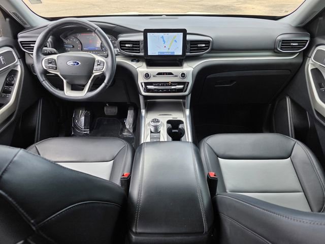 Certified 2022 Ford Explorer XLT w/ Equipment Group 202A image 8