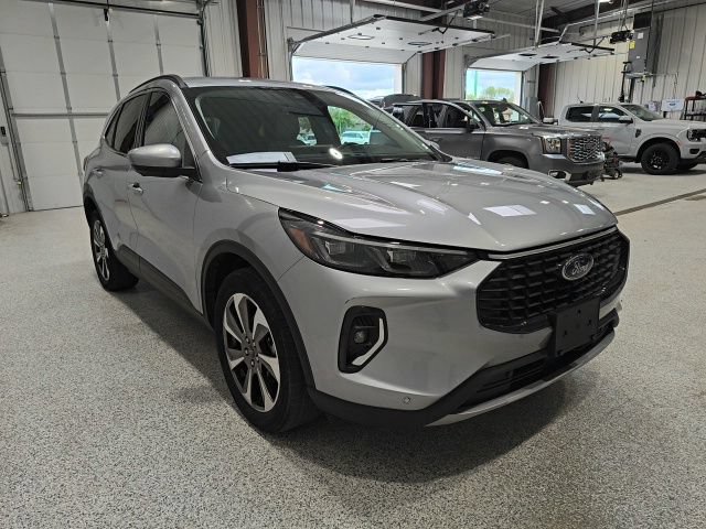 Certified 2023 Ford Escape Platinum AWD/4WD image 4