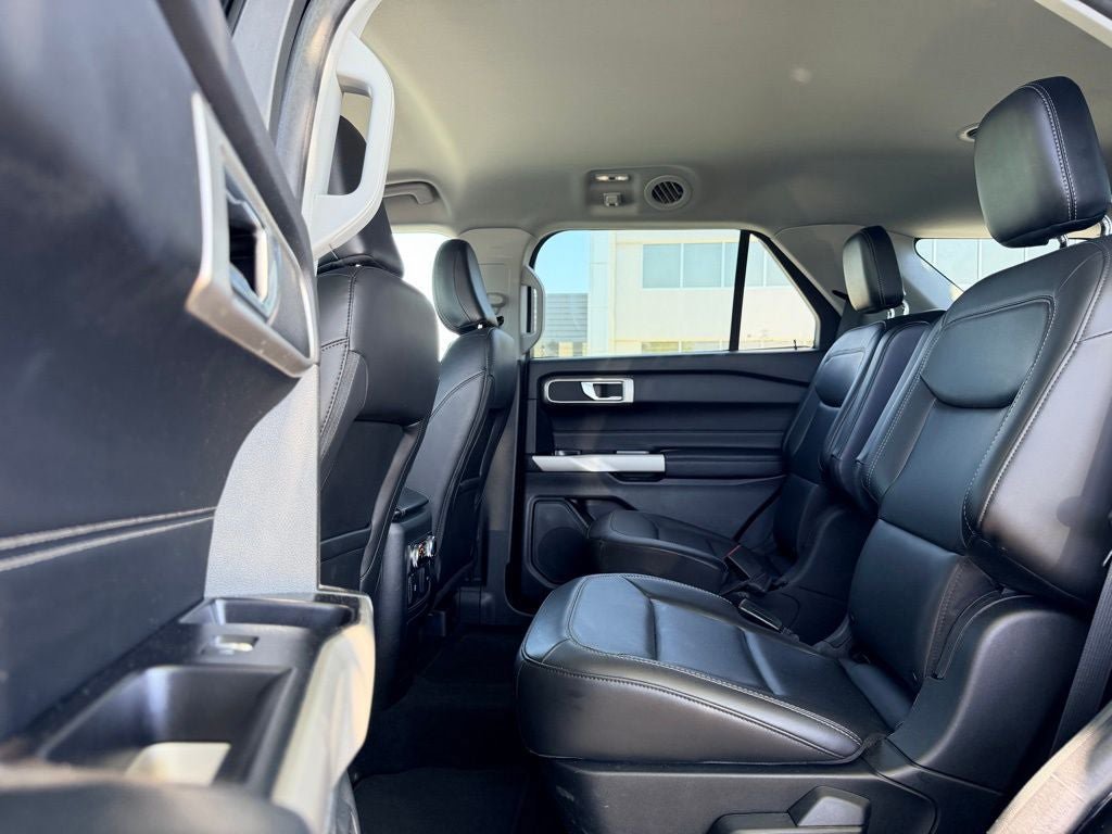 Certified 2023 Ford Explorer XLT w/ Equipment Group 202A RWD image 15