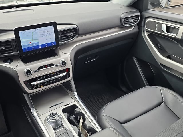 Certified 2024 Ford Explorer XLT w/ Equipment Group 202A image 32