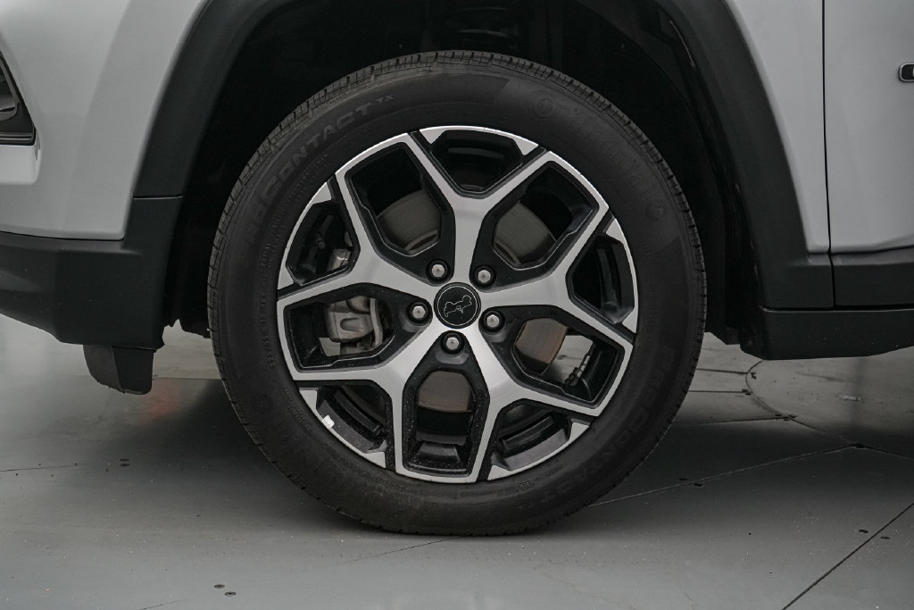 Used 2025 Jeep Compass Limited AWD/4WD image 10