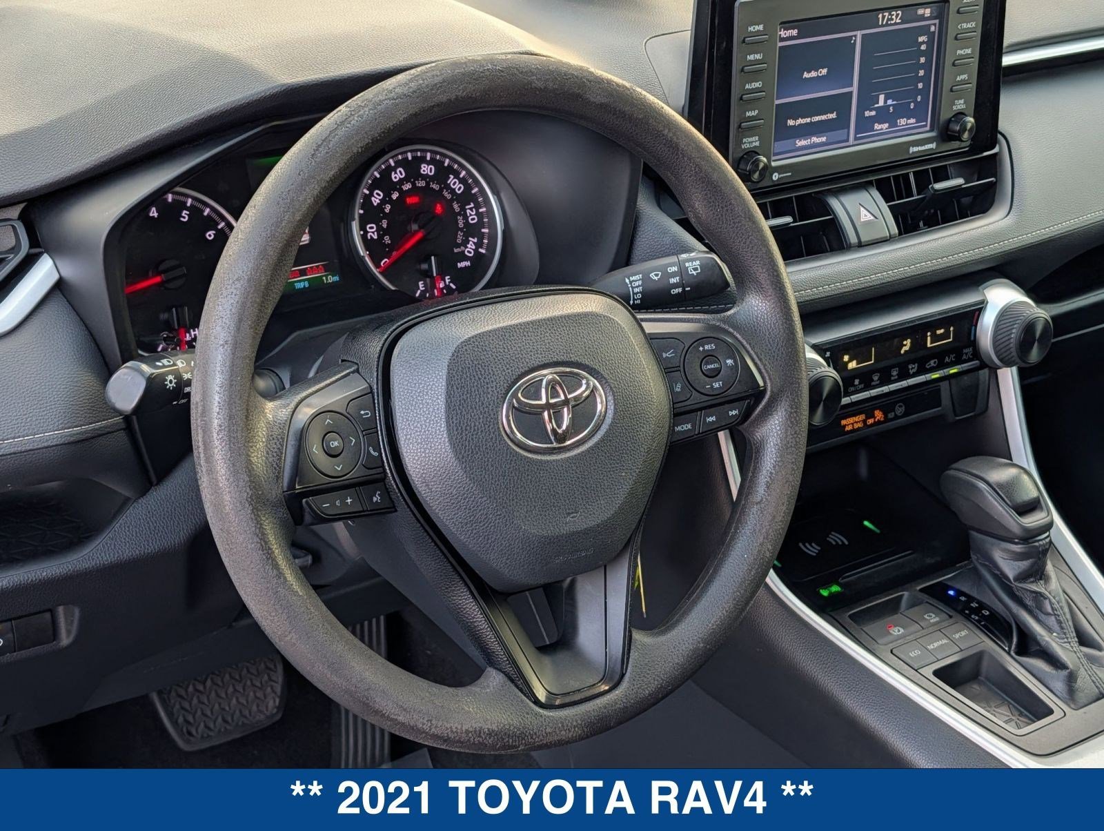 Used 2021 Toyota RAV4 LE image 20