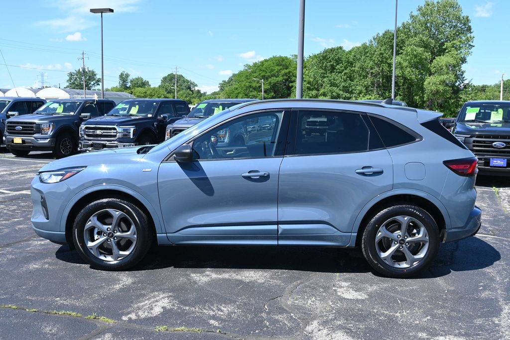Certified 2023 Ford Escape ST-Line w/ Tech Pack #1 AWD/4WD image 4