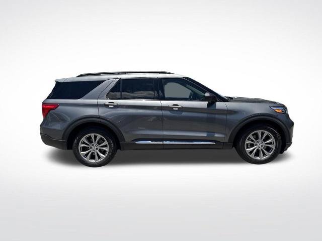 Certified 2023 Ford Explorer XLT w/ Equipment Group 202A RWD image 4
