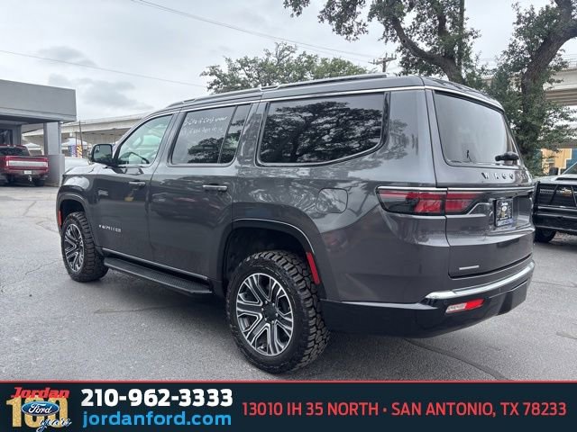 Used 2022 Jeep Wagoneer Series III AWD/4WD image 5