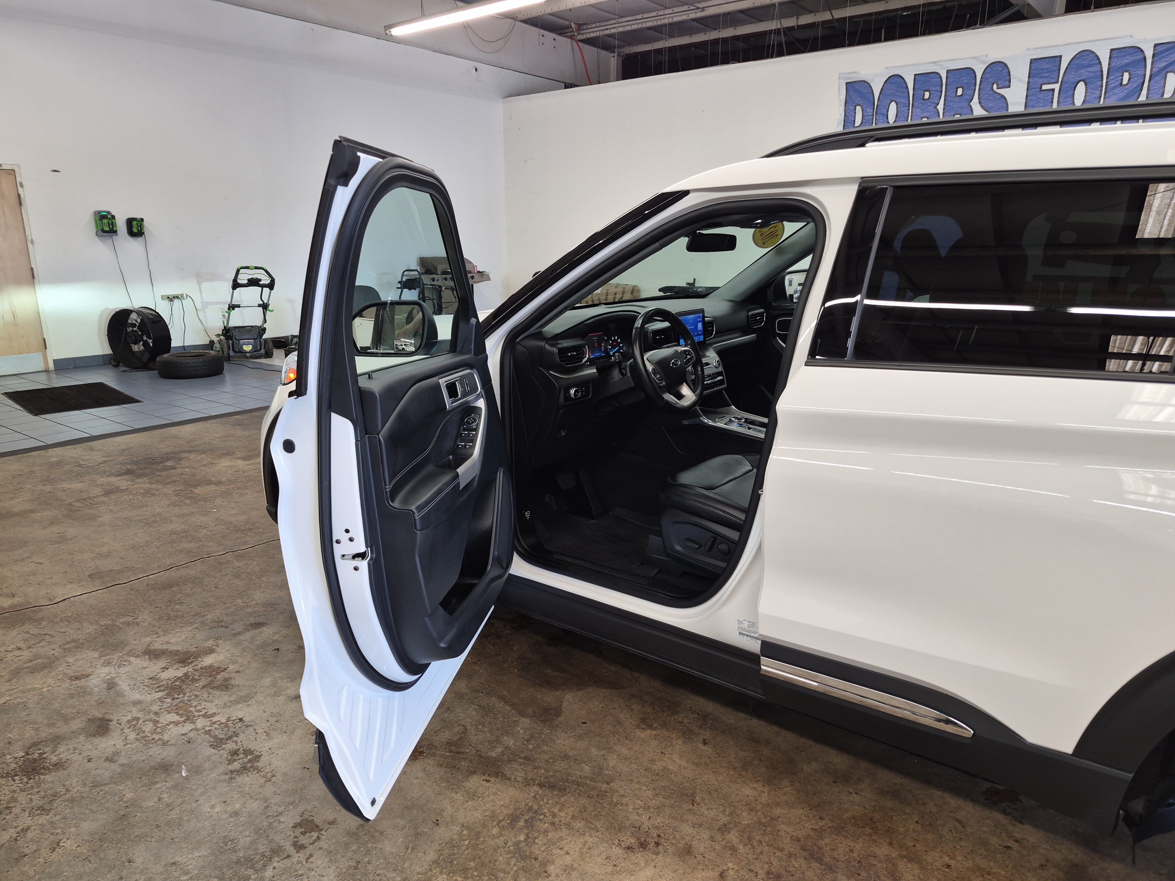 Certified 2023 Ford Explorer XLT w/ Equipment Group 202A RWD image 8