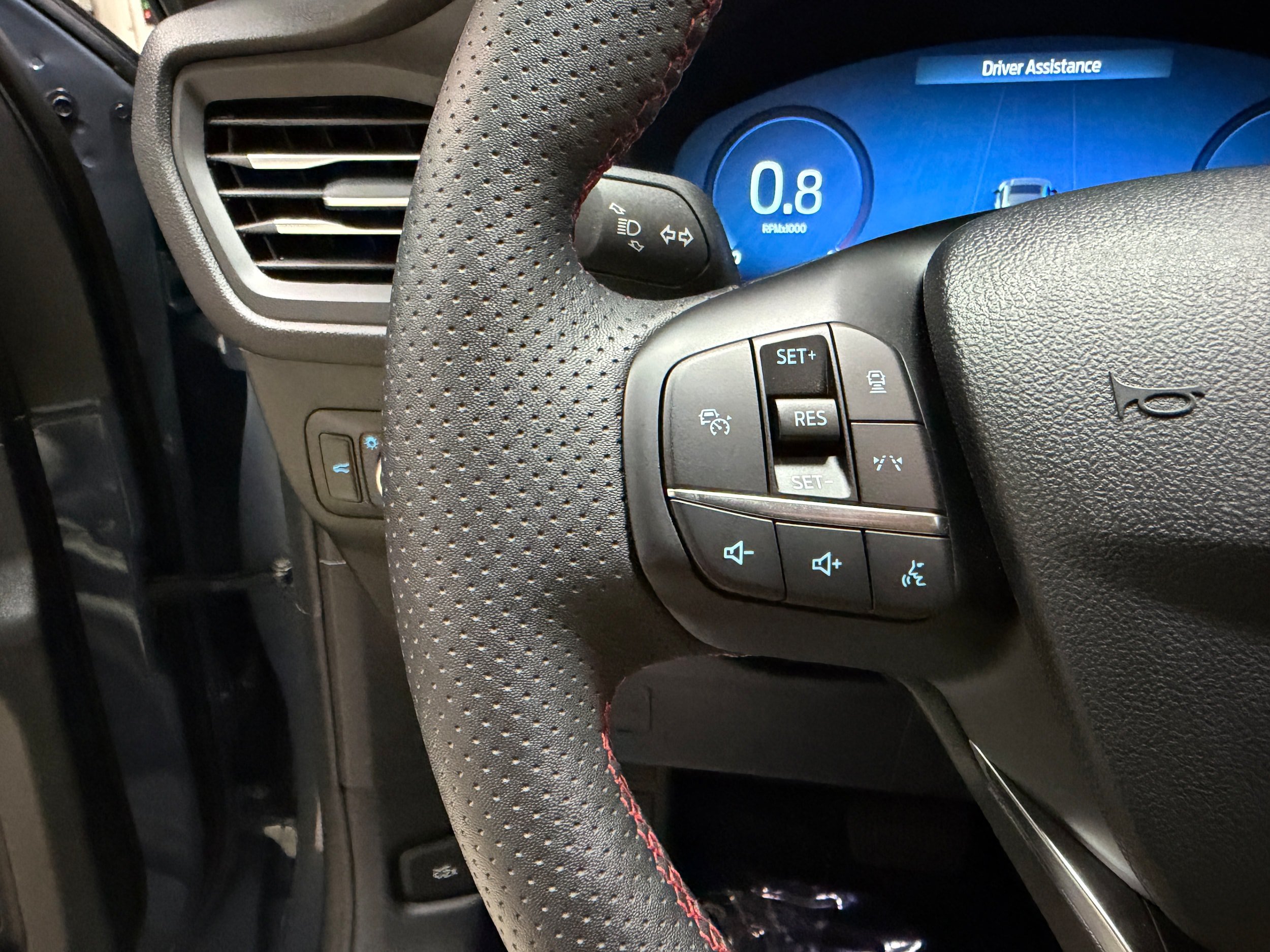 Certified 2025 Ford Escape ST-Line Elite w/ Premium Technology Package AWD/4WD image 17