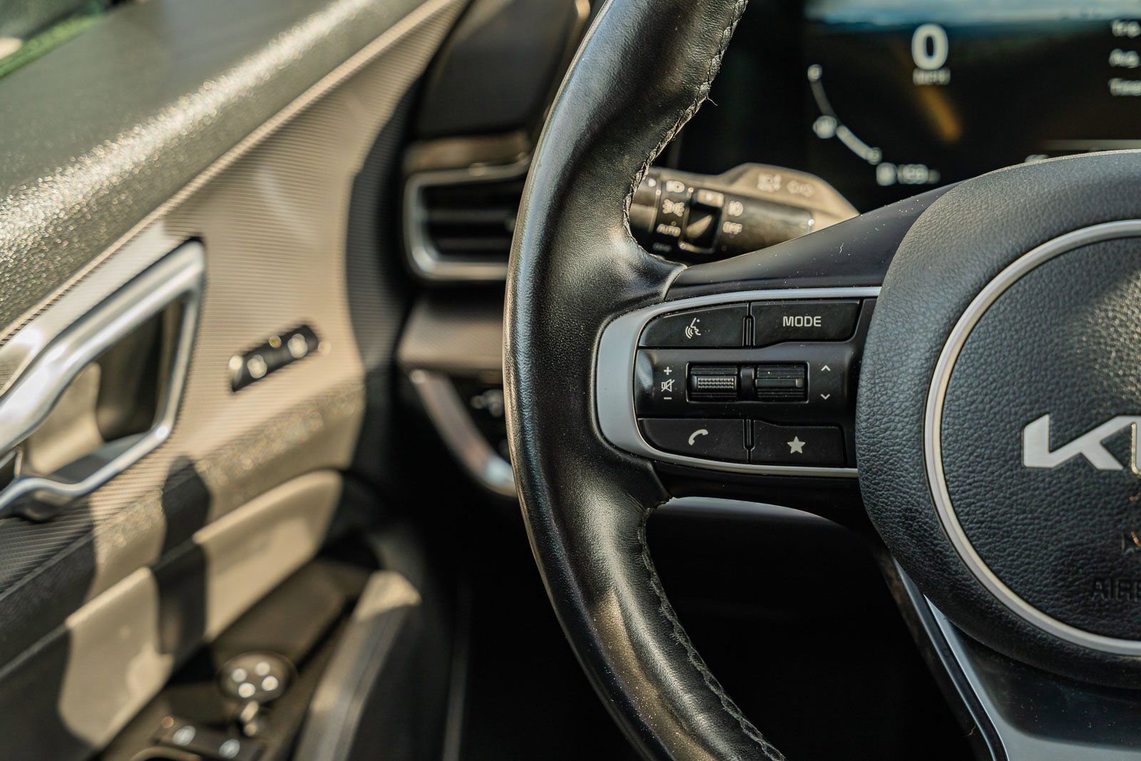 Used 2023 Kia Sportage SX image 28