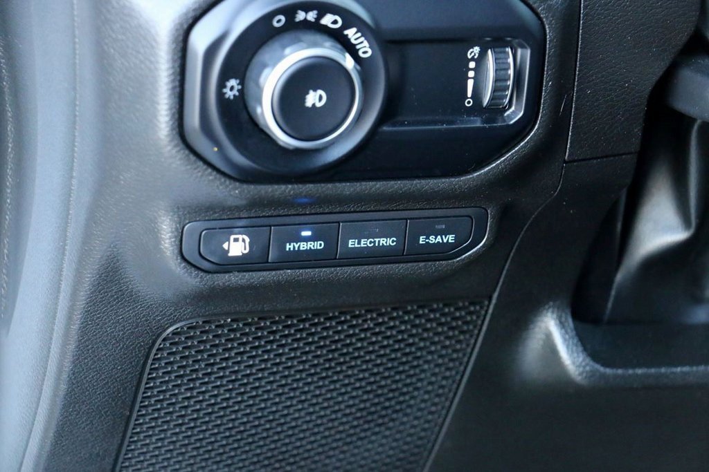 Used 2023 Jeep Wrangler Unlimited Sahara w/ Cold Weather Group image 21