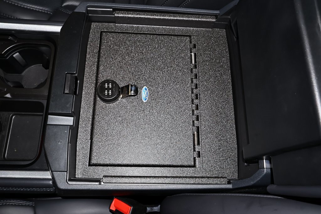 Certified 2025 Ford F450 Platinum w/ FX4 Off-Road Package image 38