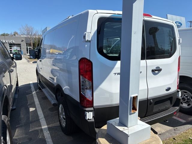 Certified 2025 Ford Transit 250 Low Roof w/ Exterior Upgrade Package RWD image 4