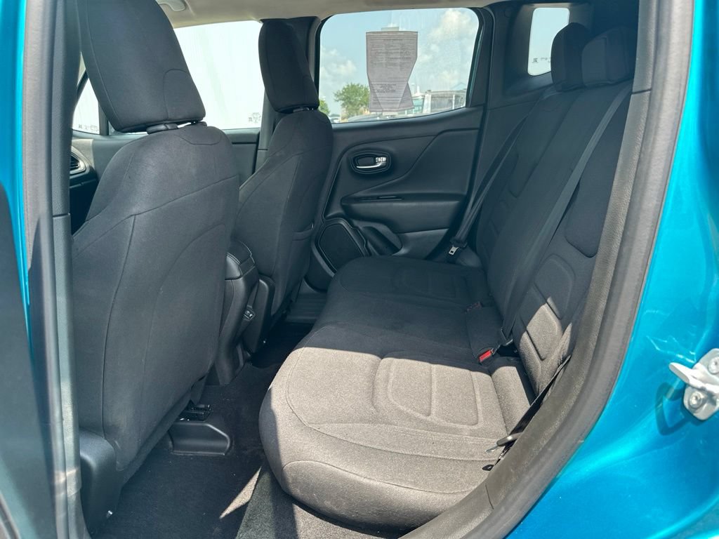 Used 2022 Jeep Renegade Latitude AWD/4WD image 18
