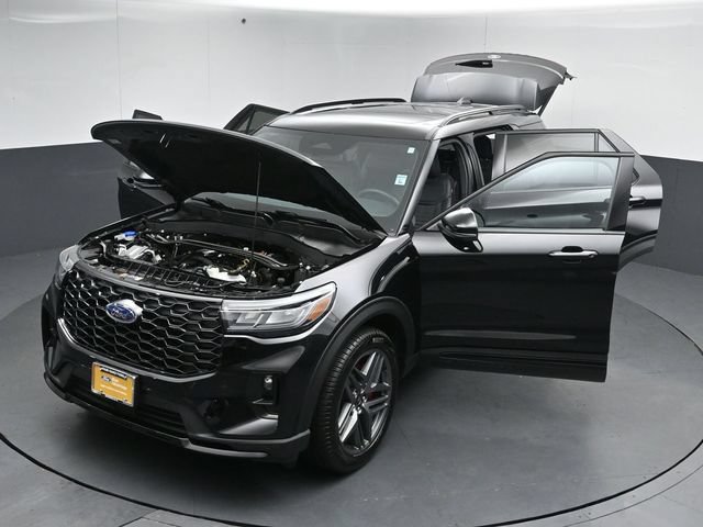 Certified 2025 Ford Explorer ST-Line w/ Premium Package AWD/4WD image 57