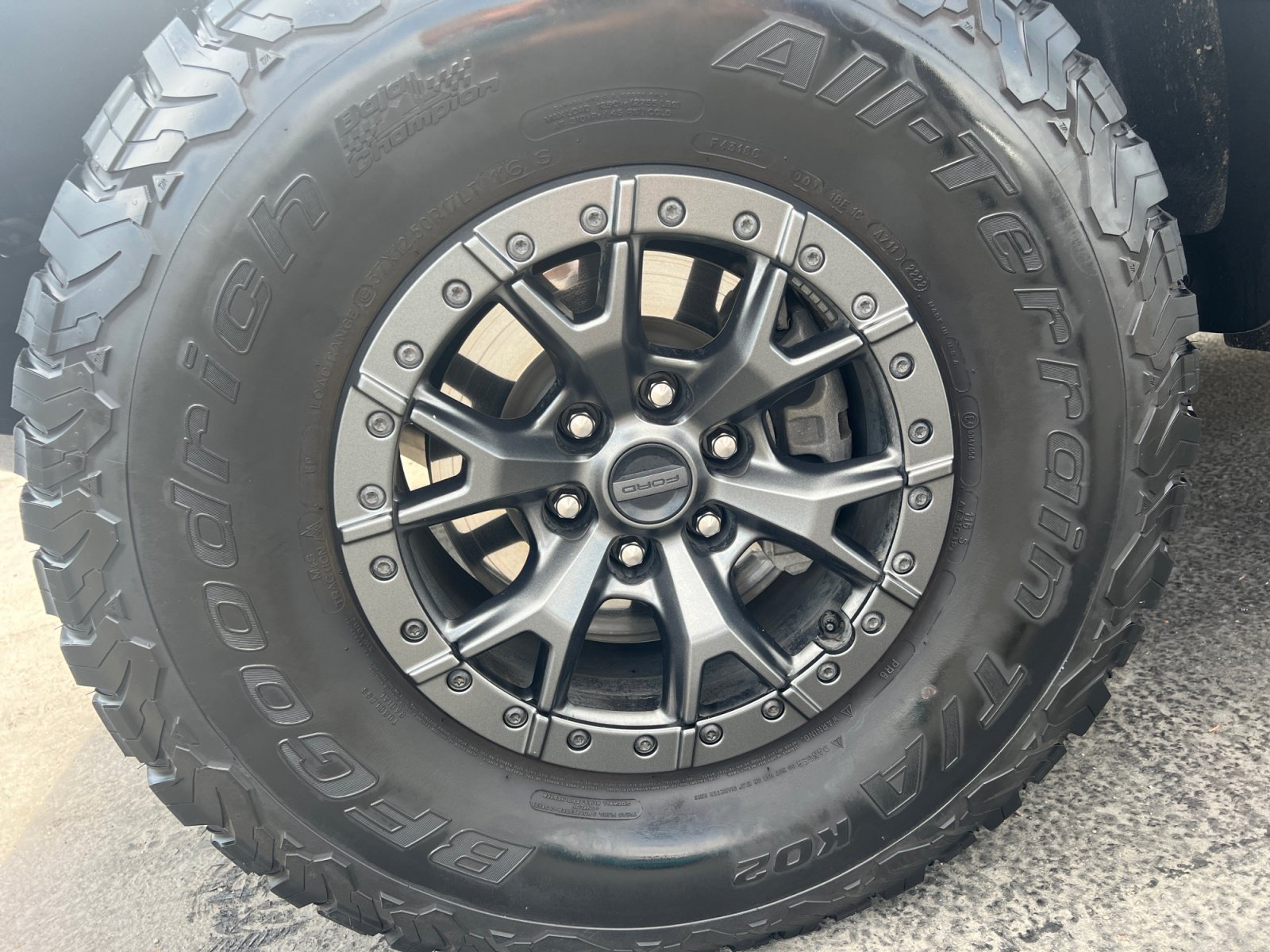 Certified 2022 Ford F150 Raptor w/ Raptor 37 Performance Package AWD/4WD image 37