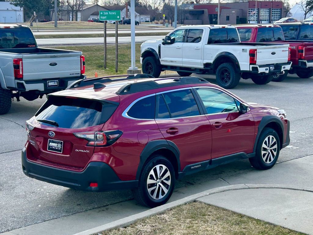 Used 2025 Subaru Outback Premium image 2