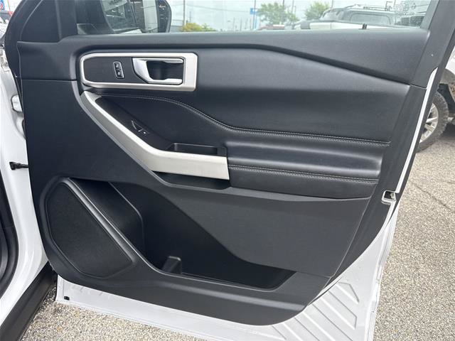 Certified 2021 Ford Explorer XLT w/ Equipment Group 202A RWD image 24