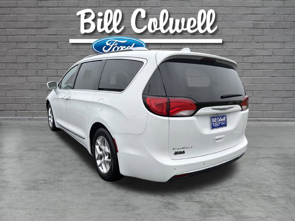 Used 2018 Chrysler Pacifica Touring-L w/ Tire & Wheel Group FWD image 7
