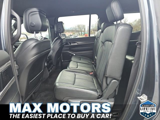 Used 2024 Jeep Wagoneer Series II w/ Flexible Seating Group image 25