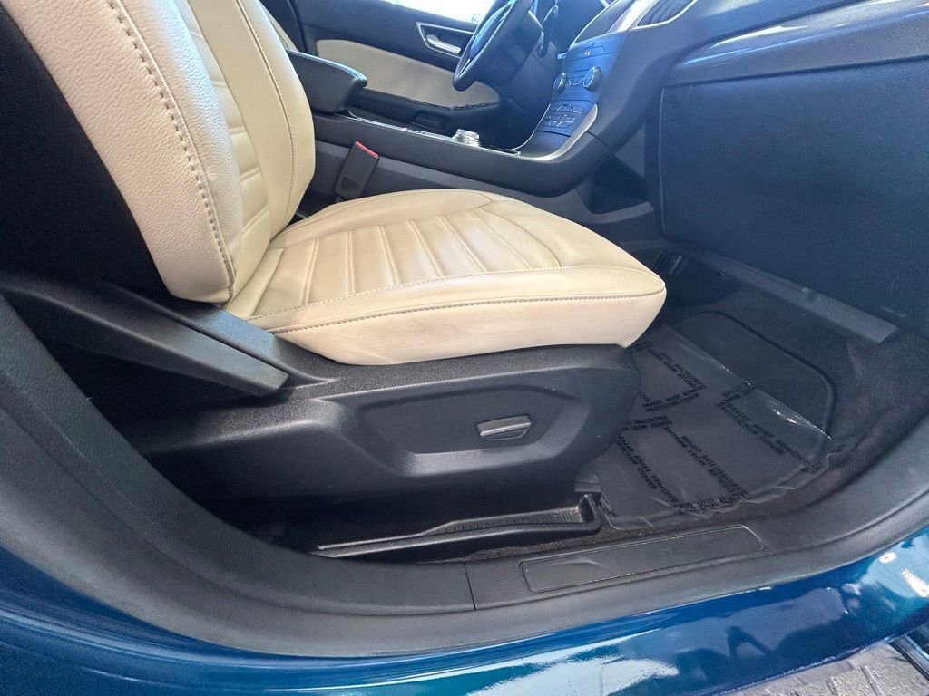 Certified 2020 Ford Edge SEL w/ Cold Weather Package FWD image 24