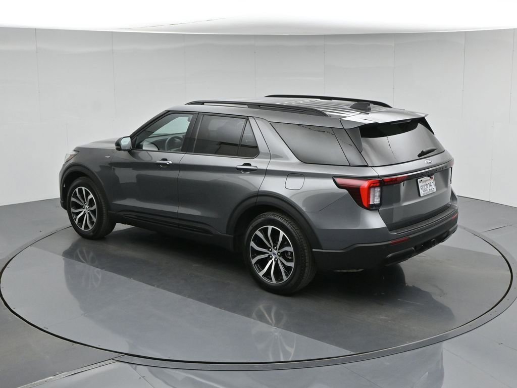 Certified 2025 Ford Explorer ST-Line RWD image 48