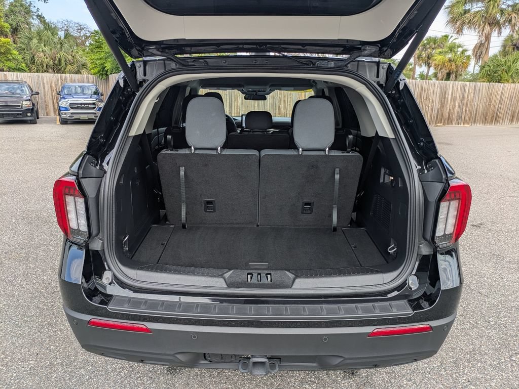 Certified 2025 Ford Explorer Active RWD image 13
