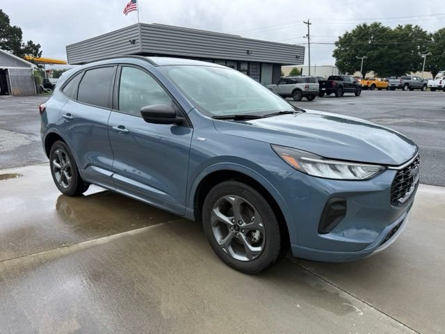 Certified 2024 Ford Escape ST-Line w/ Tech Pack #1 AWD/4WD image 4