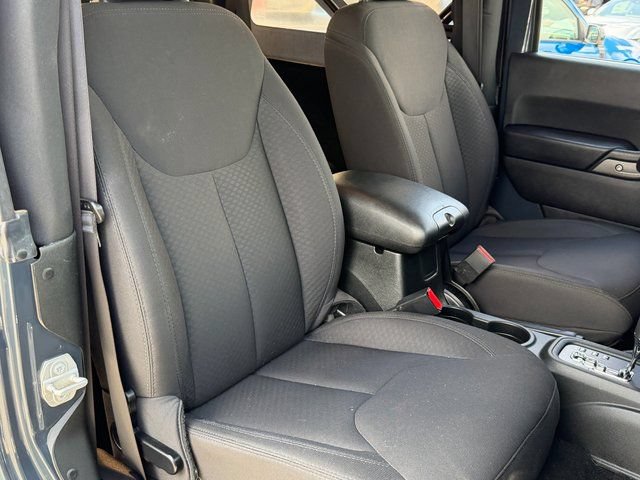 Used 2017 Jeep Wrangler Sport AWD/4WD image 27