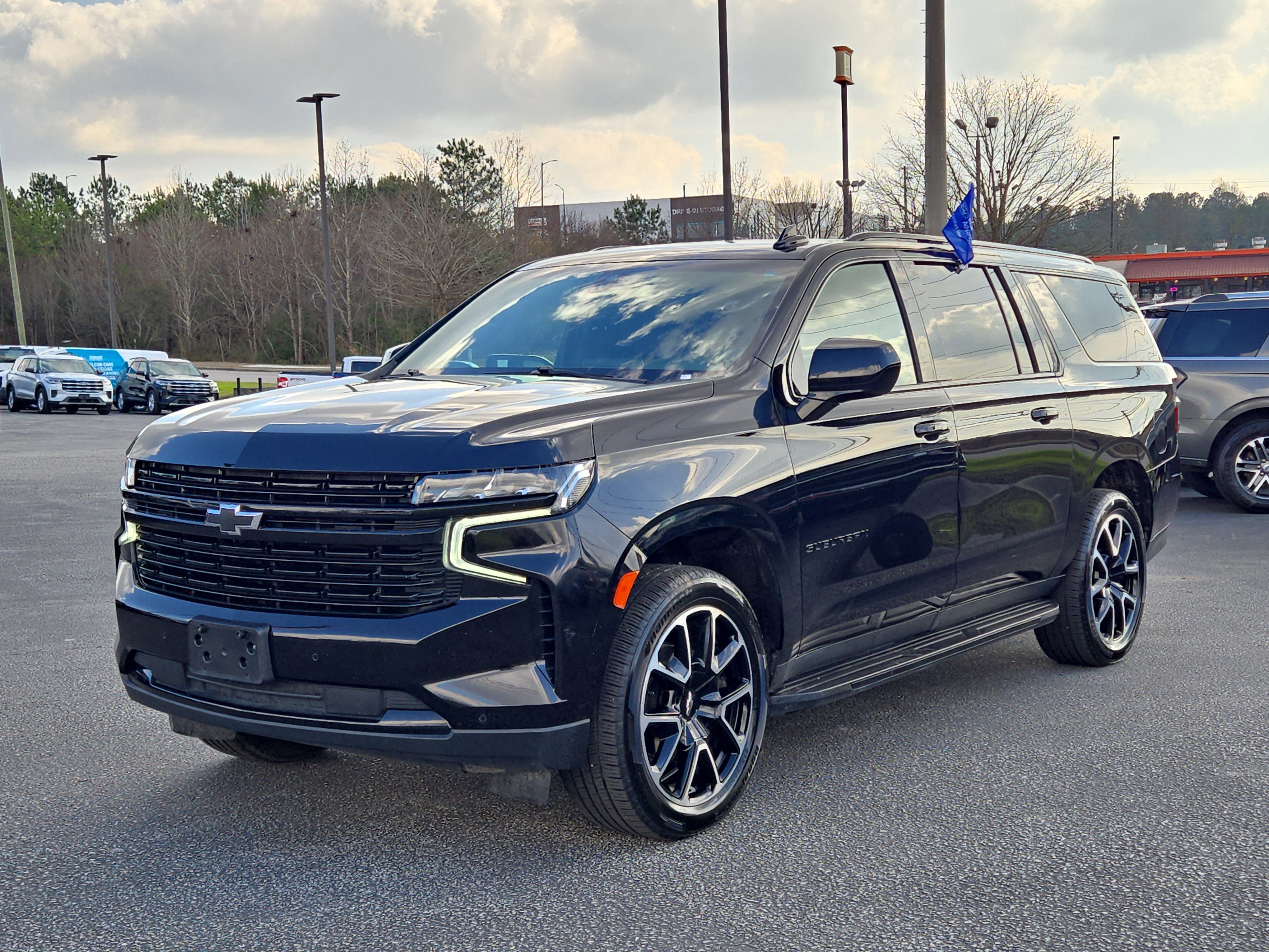 Used 2024 Chevrolet Suburban RST image 10