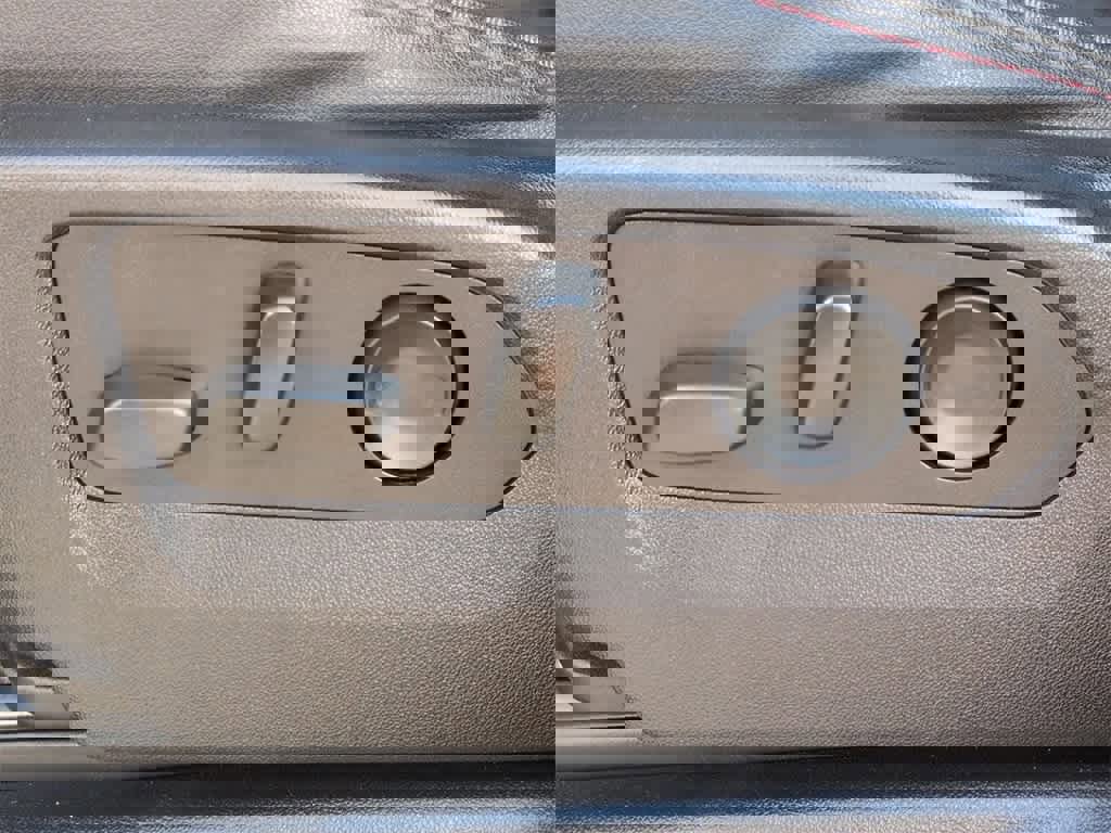 Used 2022 Chevrolet Suburban RST image 18