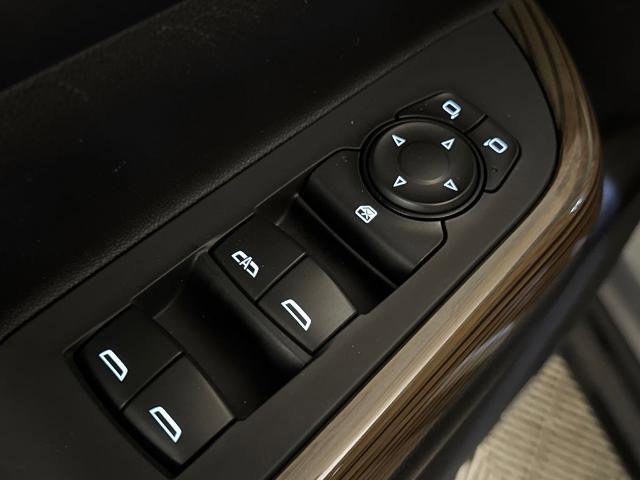 Used 2021 GMC Acadia SLE w/ Driver Convenience Package image 16