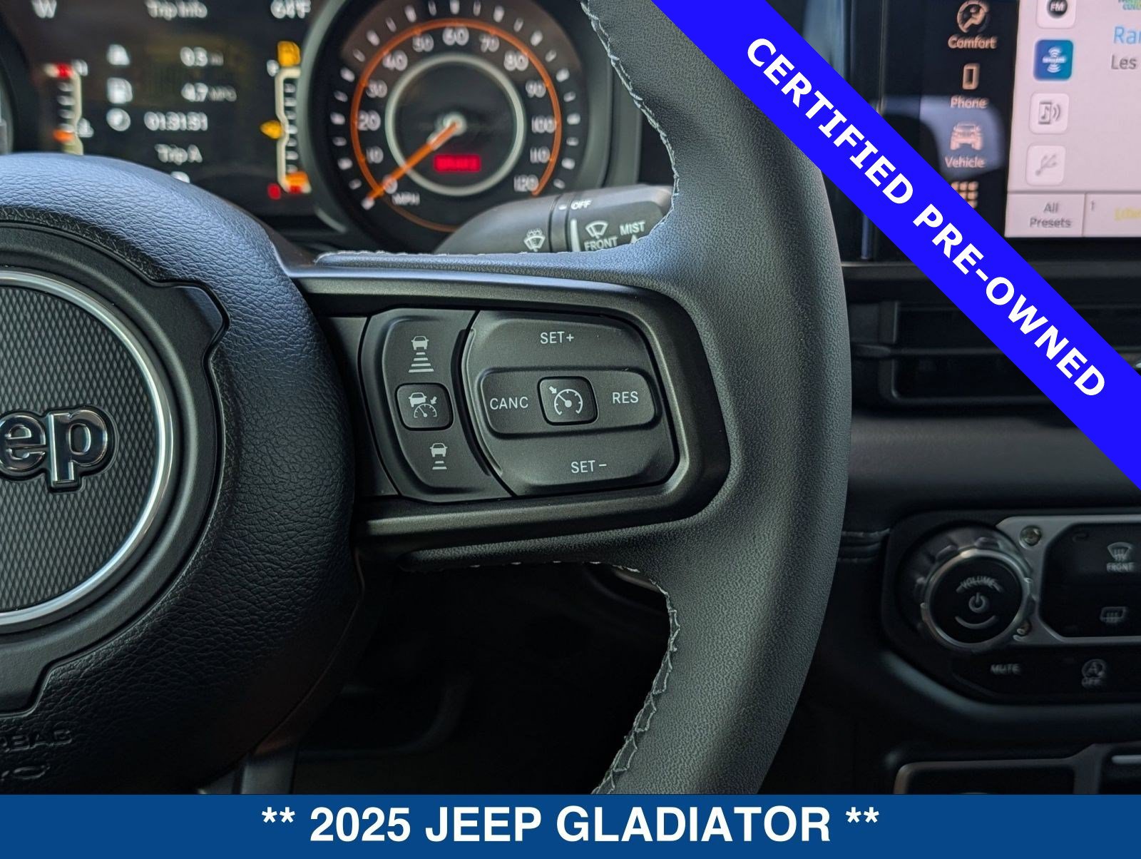 Used 2025 Jeep Gladiator Mojave w/ Safety Group AWD/4WD image 28