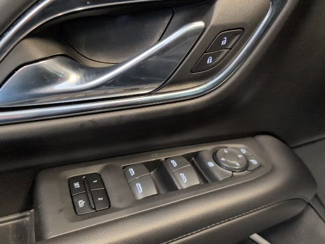 Used 2023 Chevrolet Suburban Z71 image 15