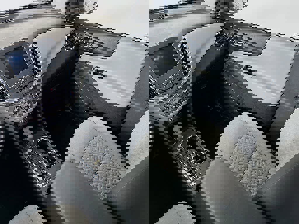 Used 2024 Chevrolet Equinox LS w/ Driver Confidence II Package image 11