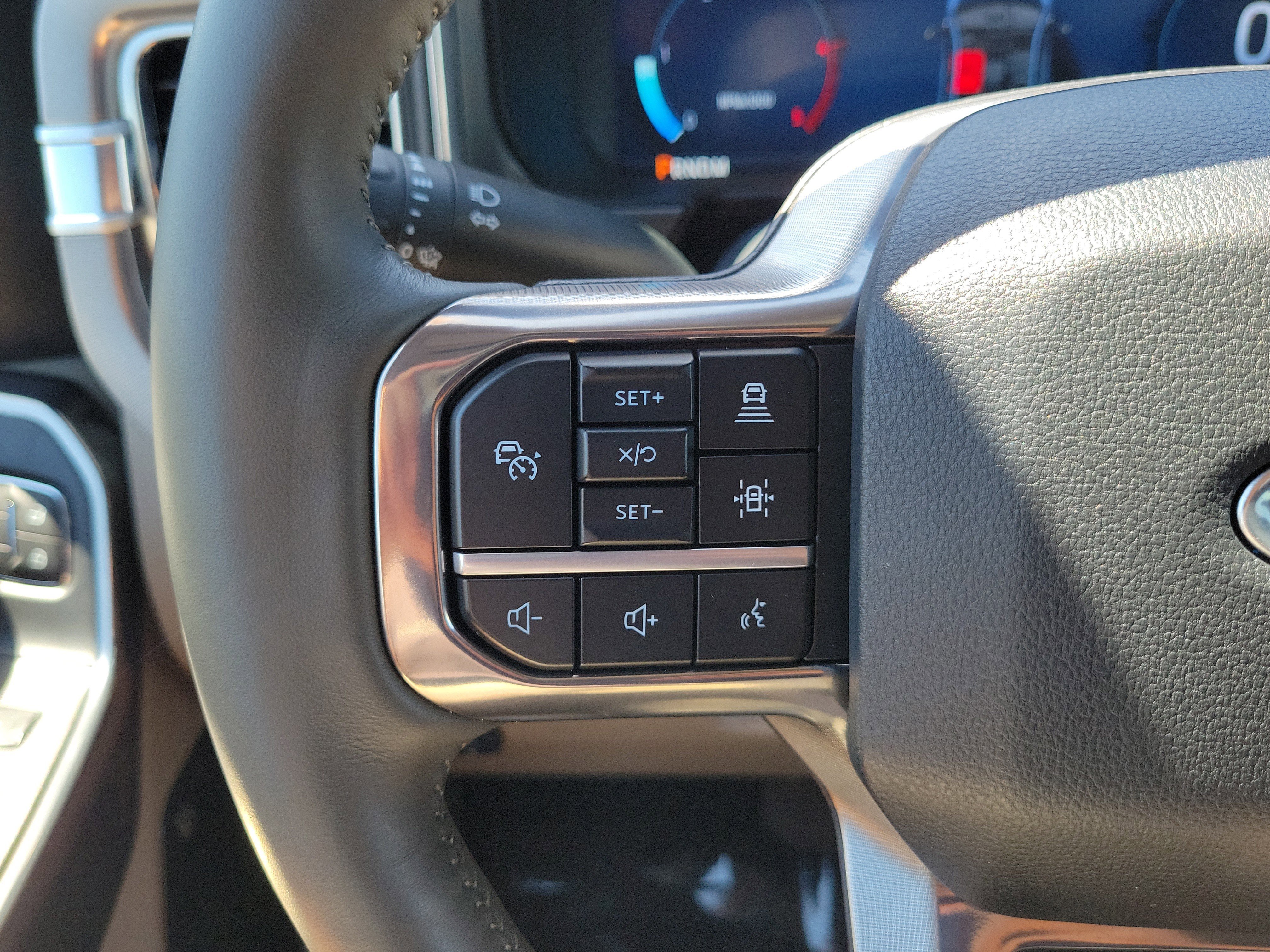 Certified 2025 Ford F250 Platinum w/ Platinum Plus Package AWD/4WD image 25