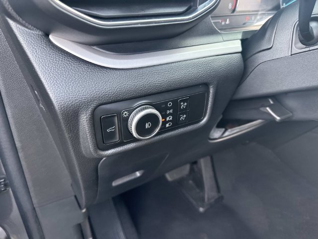 Certified 2024 Ford Explorer XLT w/ Equipment Group 202A RWD image 27